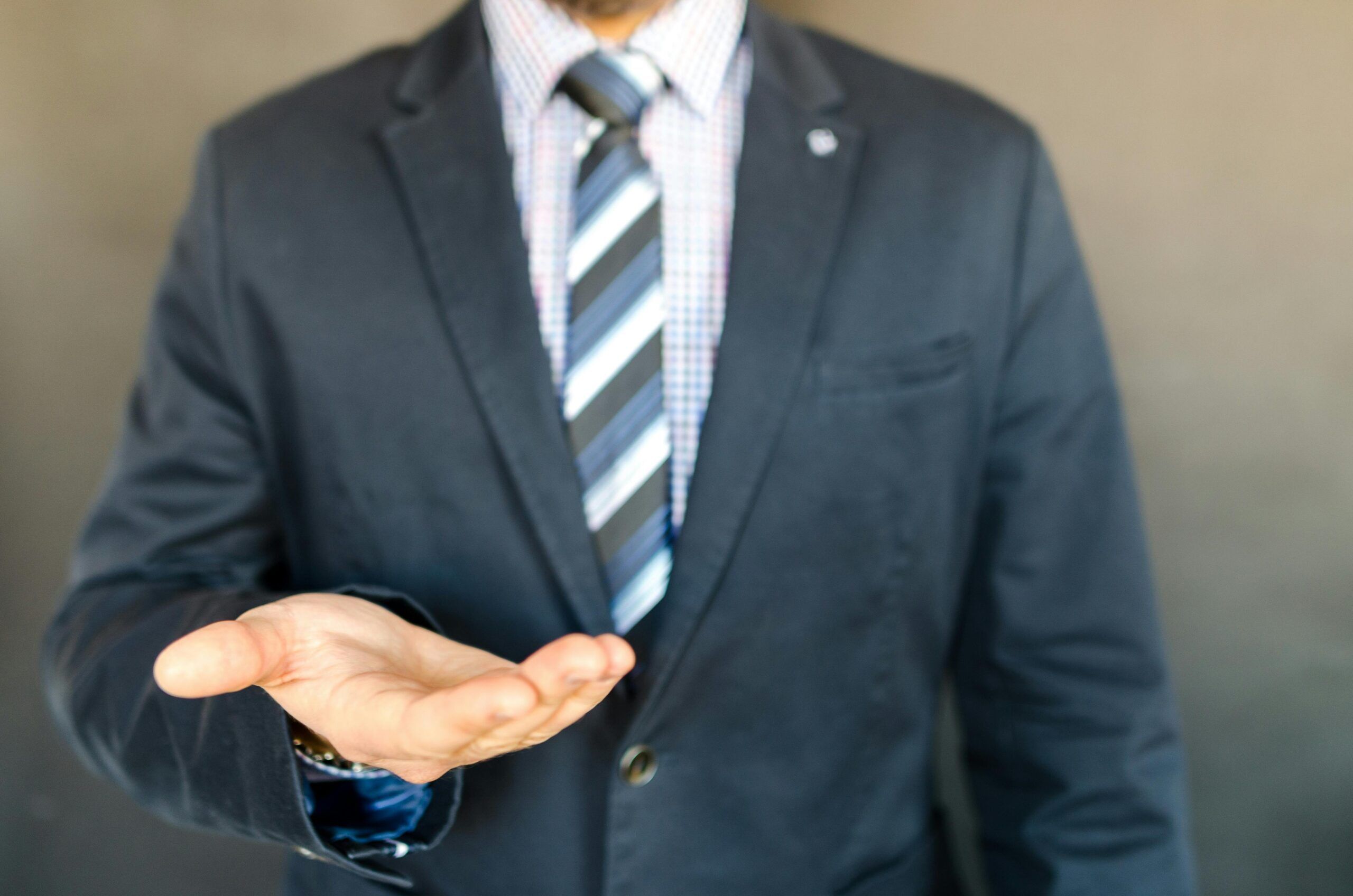 Arden Executive Coaching | The Body Language of Leadership: Are You Sending the Right Message?